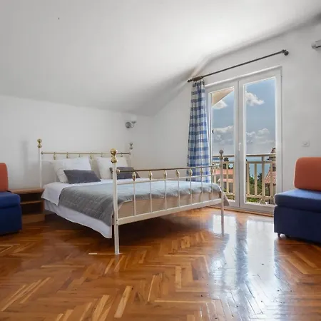 Apartment Razmenka