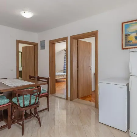 Apartment Razmenka