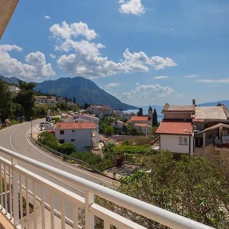 Apartment Razmenka *