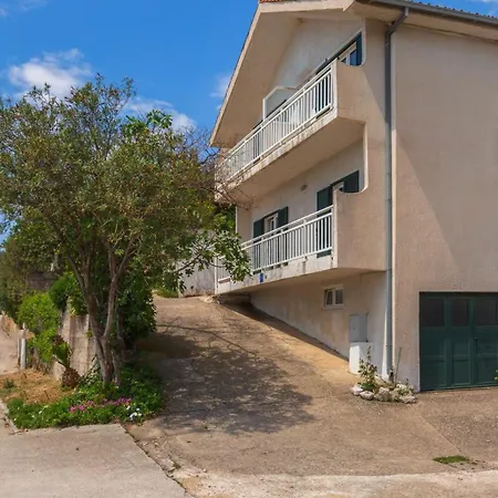 Apartment Razmenka *
